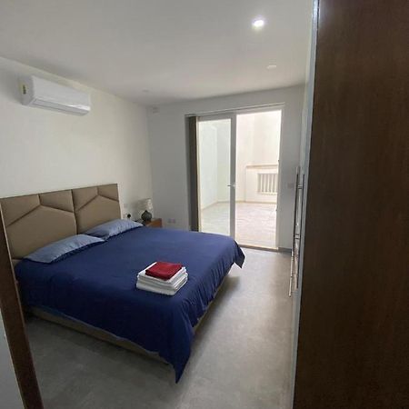 Gzira Two-Bedroom Apartment Екстер'єр фото